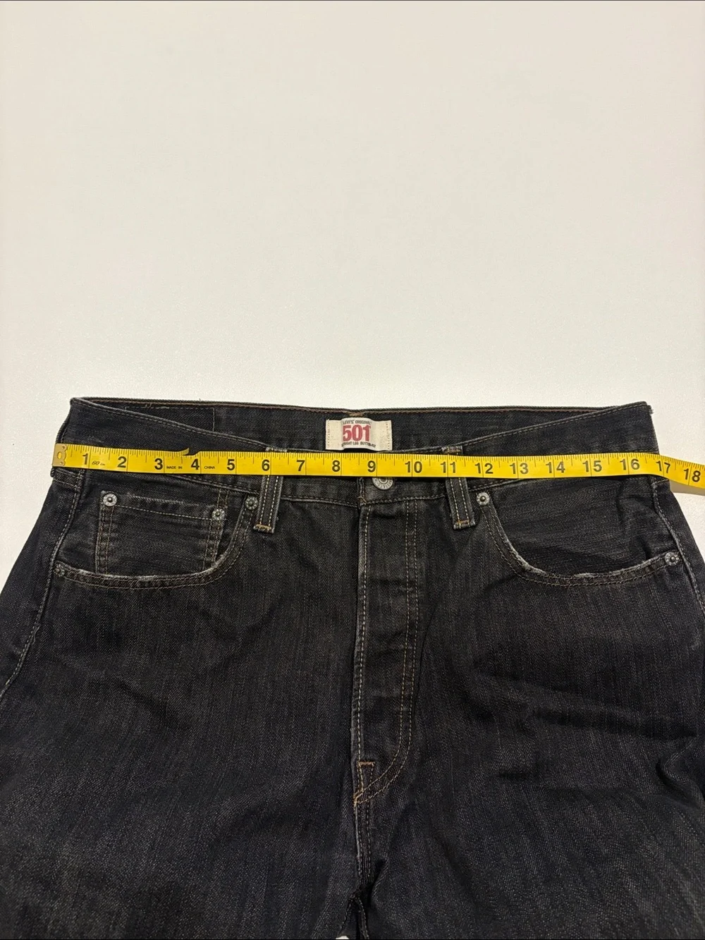 Levi's 501 Men's Straight Leg Botton-Fly